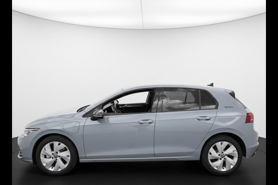 Volkswagen Golf 1.5 eHybrid 204PK PLUG IN. LIFE CAMERA/NAVI/HEAD-UP/CARPLAY