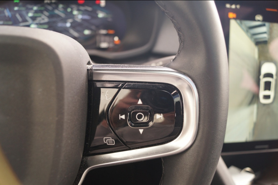 Polestar 2 Long Range Dual Motor 78kWh Launch Edition -TREKHAAK-PANO-