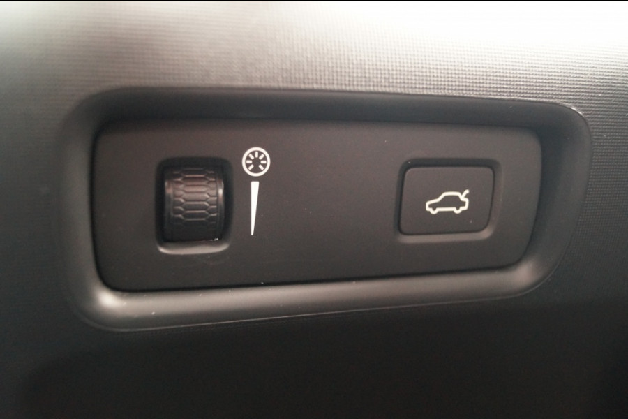 Polestar 2 Long Range Dual Motor 78kWh Launch Edition -TREKHAAK-PANO-