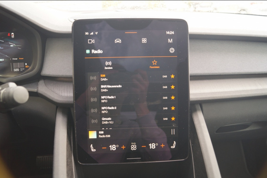 Polestar 2 Long Range Dual Motor 78kWh Launch Edition -TREKHAAK-PANO-