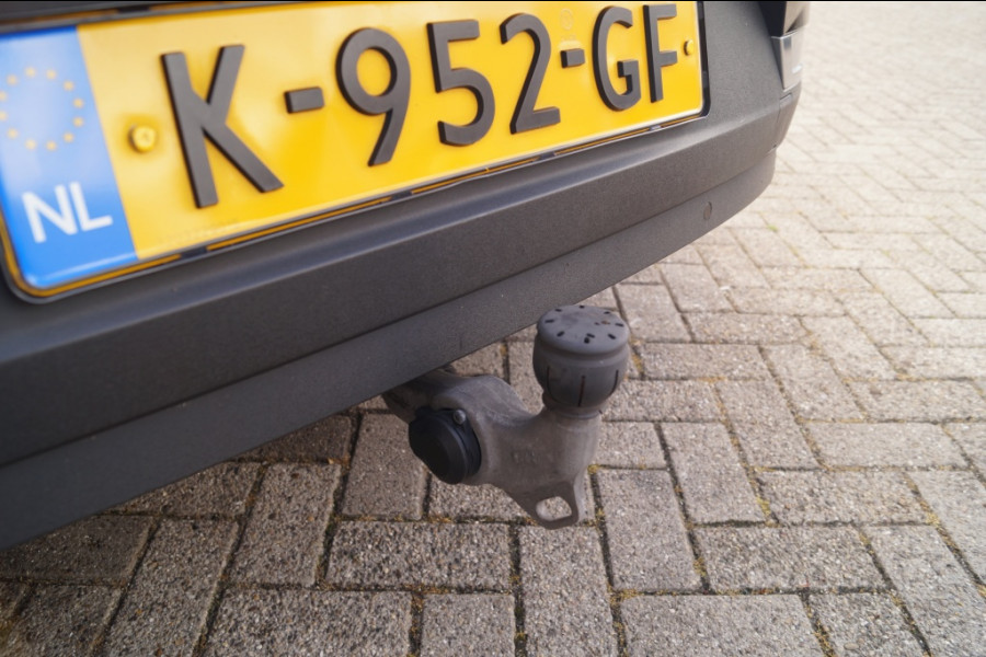 Polestar 2 Long Range Dual Motor 78kWh Launch Edition -TREKHAAK-PANO-