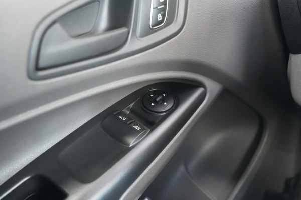 Ford Transit Connect 1.5 EcoBlue L2 Trend 101pk - 2x Schuif - Automaat - Cruise - PDC - Camera - Carplay - Rijklaar