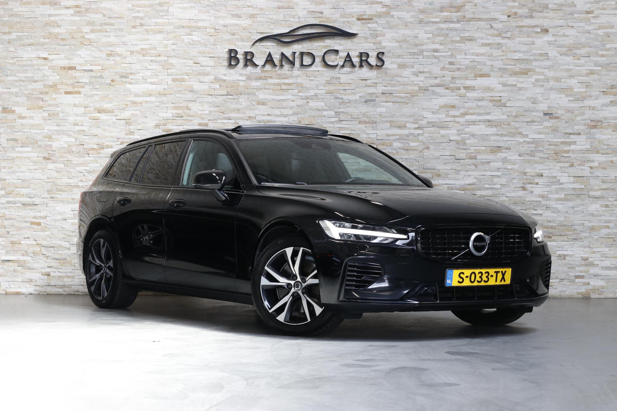 Volvo V60 2.0 T8 Twin Engine AWD R-Design | Adaptive cruise | Trekhaak | Stoelverw. V+A | Carplay | Dodehoek assistentie |
