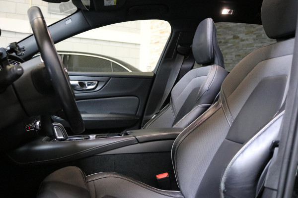 Volvo V60 2.0 T8 Twin Engine AWD R-Design | Adaptive cruise | Trekhaak | Stoelverw. V+A | Carplay | Dodehoek assistentie |