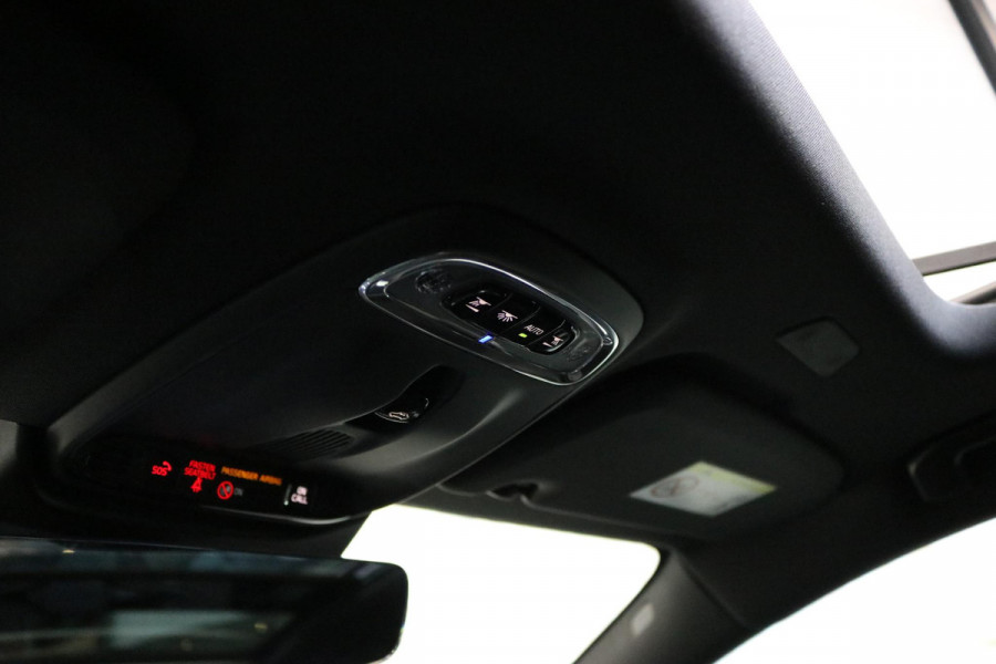 Volvo V60 2.0 T8 Twin Engine AWD R-Design | Adaptive cruise | Trekhaak | Stoelverw. V+A | Carplay | Dodehoek assistentie |