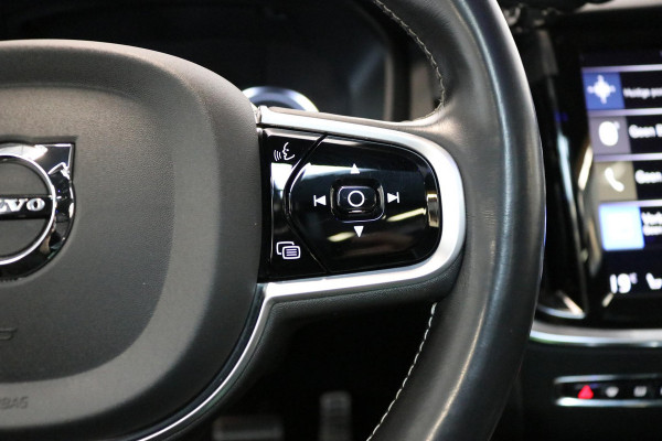 Volvo V60 2.0 T8 Twin Engine AWD R-Design | Adaptive cruise | Trekhaak | Stoelverw. V+A | Carplay | Dodehoek assistentie |