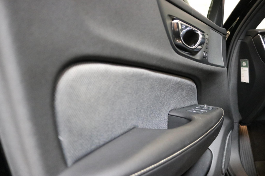Volvo V60 2.0 T8 Twin Engine AWD R-Design | Adaptive cruise | Trekhaak | Stoelverw. V+A | Carplay | Dodehoek assistentie |