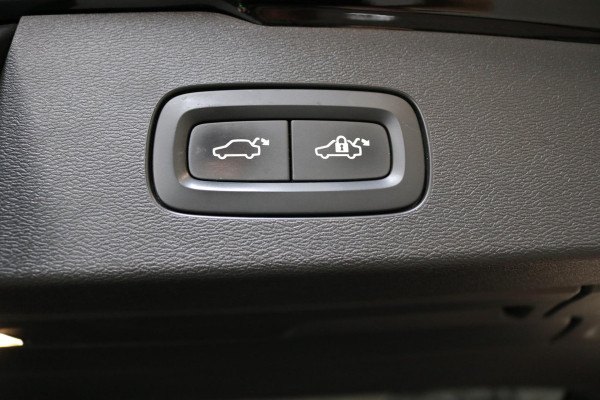 Volvo V60 2.0 T8 Twin Engine AWD R-Design | Adaptive cruise | Trekhaak | Stoelverw. V+A | Carplay | Dodehoek assistentie |