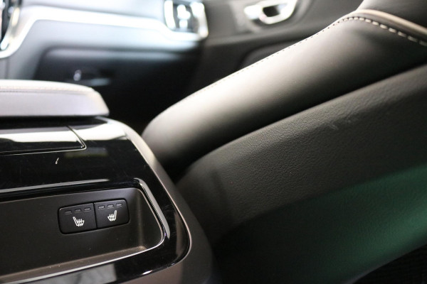 Volvo V60 2.0 T8 Twin Engine AWD R-Design | Adaptive cruise | Trekhaak | Stoelverw. V+A | Carplay | Dodehoek assistentie |