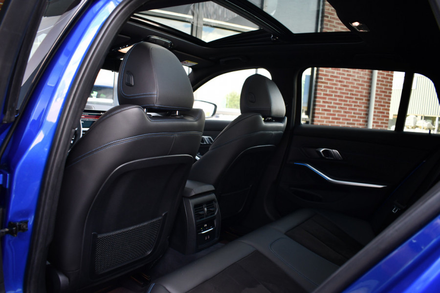 BMW 3 Serie Touring 330e xDrive M-Sport Pano Trekh El-zetels HUD Laser 19inch Adp-onderstel