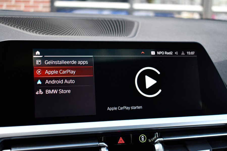 BMW 3 Serie Touring 330e xDrive M-Sport Pano Trekh El-zetels HUD Laser 19inch Adp-onderstel