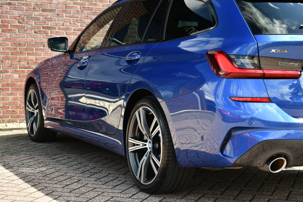 BMW 3 Serie Touring 330e xDrive M-Sport Pano Trekh El-zetels HUD Laser 19inch Adp-onderstel