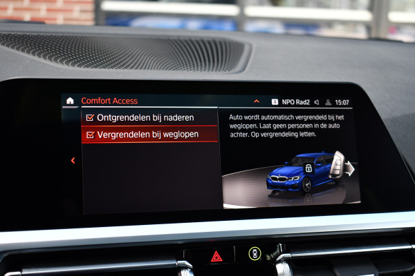 BMW 3 Serie Touring 330e xDrive M-Sport Pano Trekh El-zetels HUD Laser 19inch Adp-onderstel