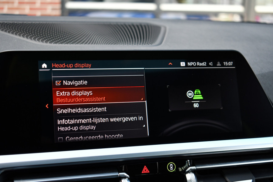 BMW 3 Serie Touring 330e xDrive M-Sport Pano Trekh El-zetels HUD Laser 19inch Adp-onderstel