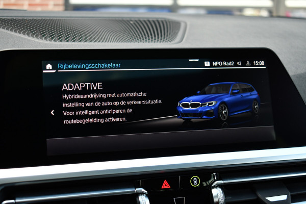 BMW 3 Serie Touring 330e xDrive M-Sport Pano Trekh El-zetels HUD Laser 19inch Adp-onderstel