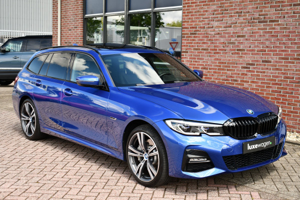 BMW 3 Serie Touring 330e xDrive M-Sport Pano Trekh El-zetels HUD Laser 19inch Adp-onderstel