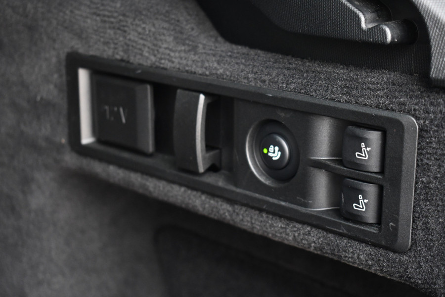 BMW 3 Serie Touring 330e xDrive M-Sport Pano Trekh El-zetels HUD Laser 19inch Adp-onderstel