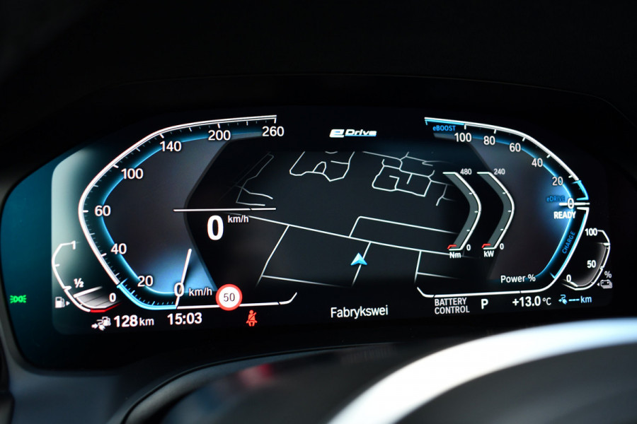 BMW 3 Serie Touring 330e xDrive M-Sport Pano Trekh El-zetels HUD Laser 19inch Adp-onderstel