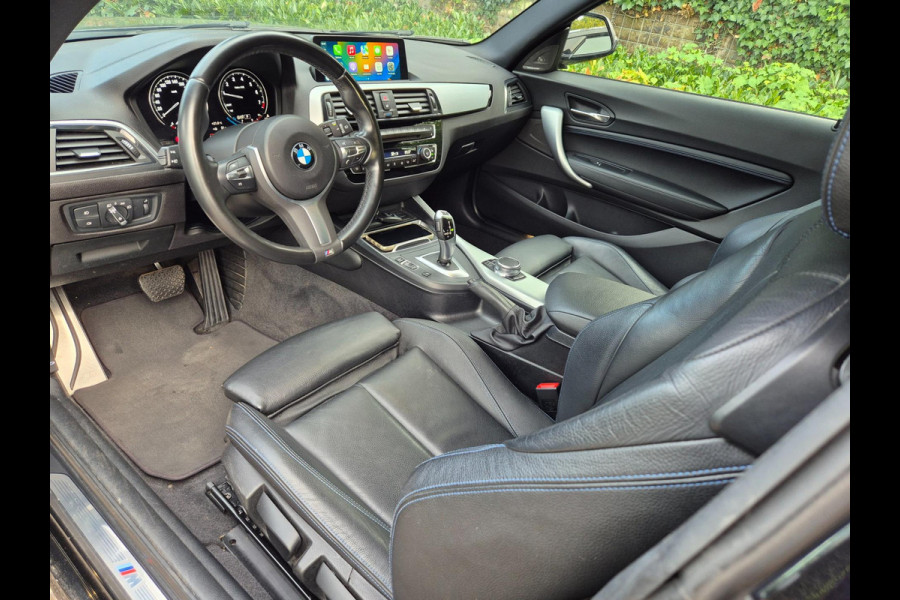 BMW 1-serie M Sport Edition H&K Apple CarPlay LM NAP Keyless Adaptieve LED 118i Edition Sport Line Shadow High Executive