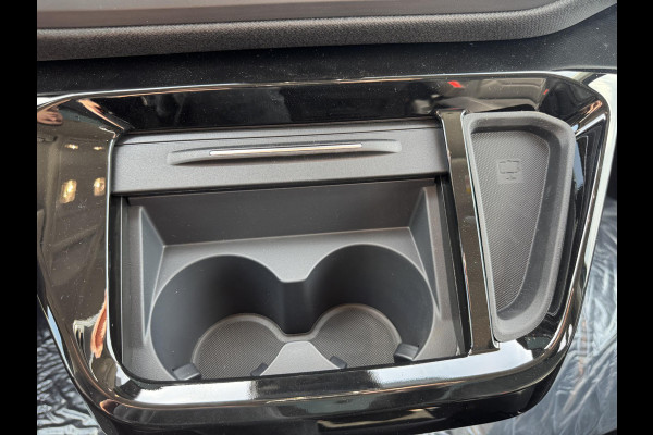 Ford Tourneo Custom 340 2.5 PHEV L2H1 Titanium X 233pk ZUID | 16-weg elek. AGR-stoel | Handsfree elek. dubbele zijschuifdeuren | Panoramadak | 15 B&O speaker | Inklapbare trekhaak | Verwarmbaar stuurwiel | Verwarmbare en elek. verstelbare stoelen tweede zitrij | Draadloos opladen | Prijs ex. BTW incl. BPM |  Prijs Incl. BTW en BPM 70.400