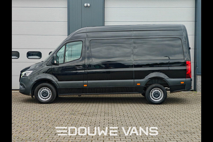 Mercedes-Benz Sprinter L2H2 319 Automaat Zwart Trekhaak LED 360 Camera