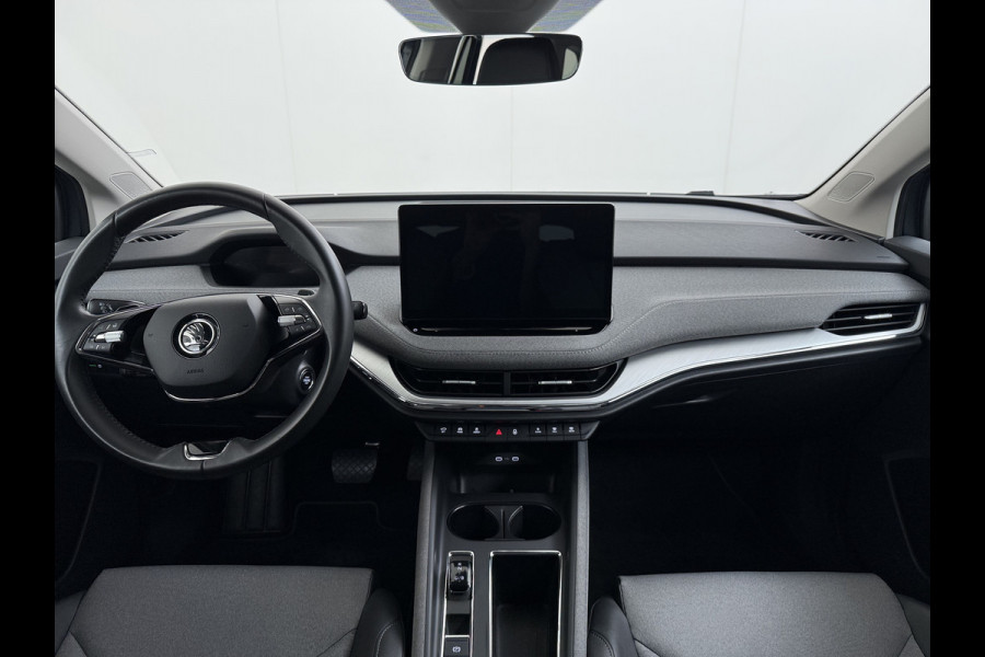 Škoda ENYAQ iV 80 Trekhaak SOH 95% Warmtepomp Adap.Cruise 3-Zone Ecc 360°Camera Stuur+Stoelverwarming Navi Ecc Pdc Draadloze telefoonlader Keyless Privacy Glas Lmv Led Apple Carplay Android Auto DAB P-Assist Dodehoek detectie File Asist 1.000KG Trekgewicht Origineel Nederlandse Auto