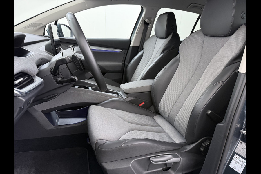 Škoda ENYAQ iV 80 Trekhaak SOH 95% Warmtepomp Adap.Cruise 3-Zone Ecc 360°Camera Stuur+Stoelverwarming Navi Ecc Pdc Draadloze telefoonlader Keyless Privacy Glas Lmv Led Apple Carplay Android Auto DAB P-Assist Dodehoek detectie File Asist 1.000KG Trekgewicht Origineel Nederlandse Auto