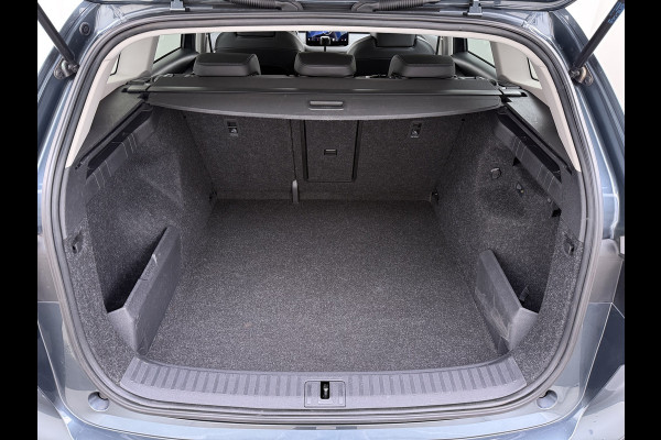 Škoda ENYAQ iV 80 Trekhaak SOH 95% Warmtepomp Adap.Cruise 3-Zone Ecc 360°Camera Stuur+Stoelverwarming Navi Ecc Pdc Draadloze telefoonlader Keyless Privacy Glas Lmv Led Apple Carplay Android Auto DAB P-Assist Dodehoek detectie File Asist 1.000KG Trekgewicht Origineel Nederlandse Auto