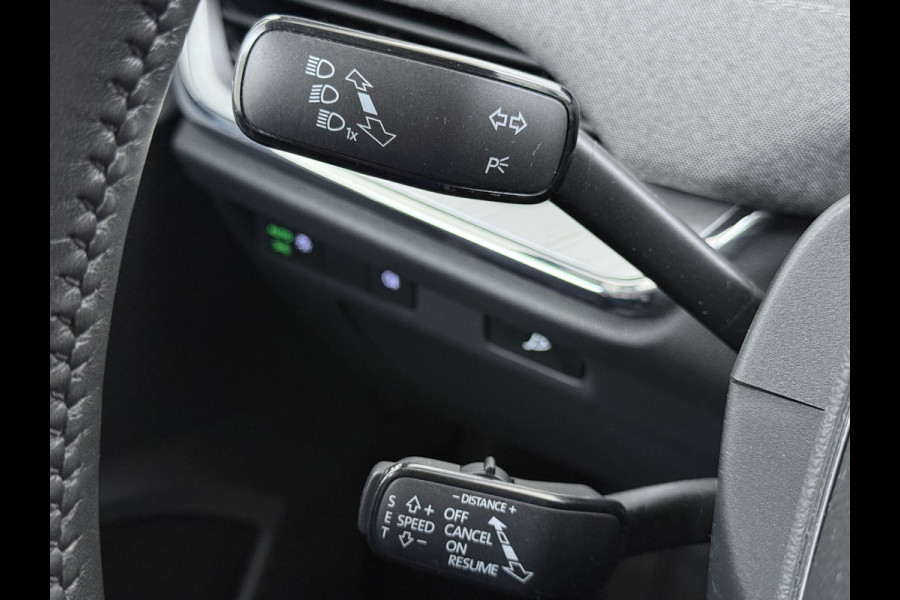 Škoda ENYAQ iV 80 Trekhaak SOH 95% Warmtepomp Adap.Cruise 3-Zone Ecc 360°Camera Stuur+Stoelverwarming Navi Ecc Pdc Draadloze telefoonlader Keyless Privacy Glas Lmv Led Apple Carplay Android Auto DAB P-Assist Dodehoek detectie File Asist 1.000KG Trekgewicht Origineel Nederlandse Auto