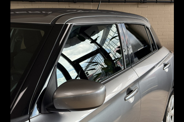 Suzuki Swift 1.2 Style Smart Hybrid Navi | Camera | 16" | Stoelverwarming | ACC | Dodehoek |