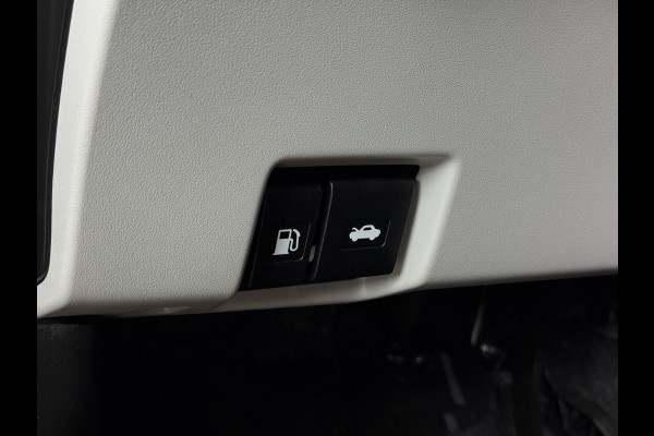 Suzuki Swift 1.2 Style Smart Hybrid Navi | Camera | 16" | Stoelverwarming | ACC | Dodehoek |