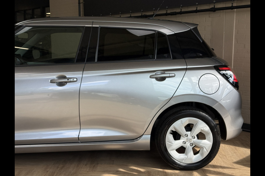 Suzuki Swift 1.2 Style Smart Hybrid Navi | Camera | 16" | Stoelverwarming | ACC | Dodehoek |