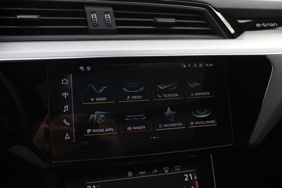 Audi e-tron 50 quattro S edition 71 kWh / SoH 91,5% / Panoramadak / Camera / Head-up / B&O / Luchtvering / 20'' / Matrix LED / CarPlay / Stoelverwarming / DAB / ACC
