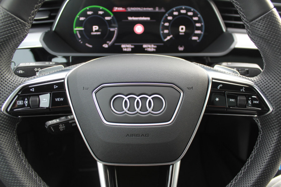Audi e-tron 50 quattro S edition 71 kWh / SoH 91,5% / Panoramadak / Camera / Head-up / B&O / Luchtvering / 20'' / Matrix LED / CarPlay / Stoelverwarming / DAB / ACC