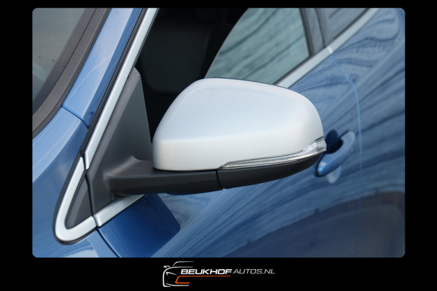 Volvo V40 1.5 T3 Polar+ Sport Pano Leer Cruise Xenon Led Cam