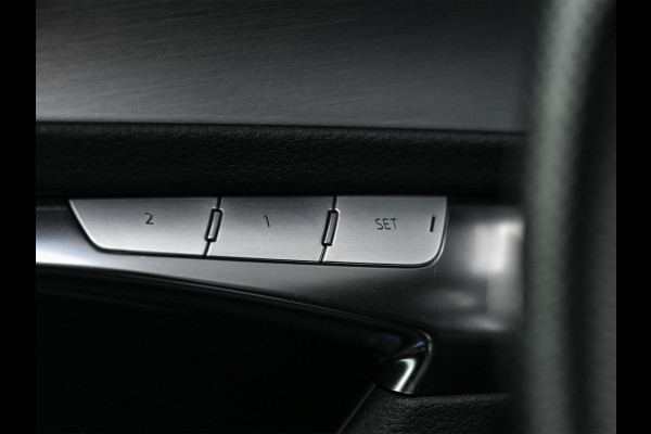 Audi A6 Avant 40 TFSI S edition Competition | NL-Auto | Panoramadak | Camera | Memory Seats | Ambiance interieur | Stoelverwarming | ACC |