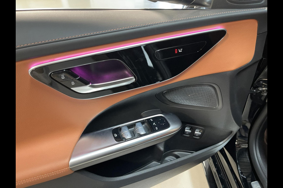 Mercedes-Benz C-Klasse Estate 300 e Star Edition AMG Line 18"/Panoramadak/Trekhaak/Stuur + stoelverwarming/Adaptieve cruise/Dodehoek/Sfeerverlichting premium/Elektrische klep/Apple Carplay & Android Auto
