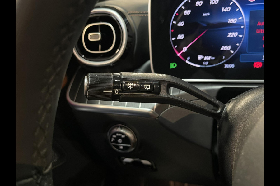 Mercedes-Benz C-Klasse Estate 300 e Star Edition AMG Line 18"/Panoramadak/Trekhaak/Stuur + stoelverwarming/Adaptieve cruise/Dodehoek/Sfeerverlichting premium/Elektrische klep/Apple Carplay & Android Auto
