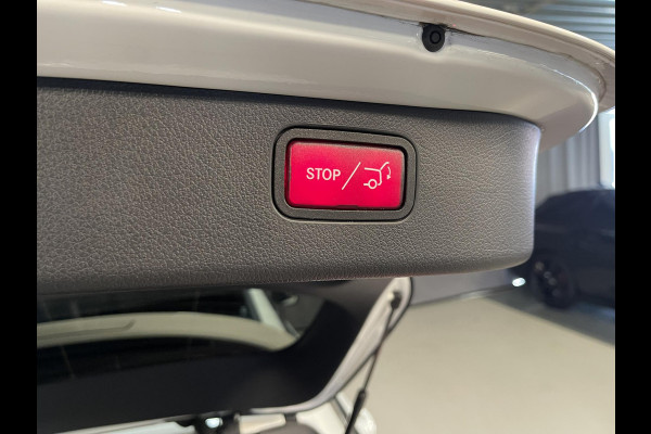 Mercedes-Benz C-Klasse Estate 300 e AMG Line C63 Diffuser/18"/Panoramadak/Laser LED/Trekhaak/Stoelverwarming + memory l + r/Adaptieve cruise/Sfeerverlichting premium/Elektrische klep/Apple Carplay & Android Auto