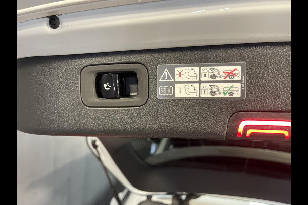 Mercedes-Benz C-Klasse Estate 300 e AMG Line C63 Diffuser/18"/Panoramadak/Laser LED/Trekhaak/Stoelverwarming + memory l + r/Adaptieve cruise/Sfeerverlichting premium/Elektrische klep/Apple Carplay & Android Auto