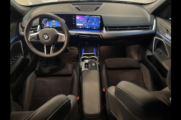 BMW X1 sDrive18i M Sport Shadow Line 18"/Sportstoelen/Keyless/Alarm/Adaptief LED/Stoelverwarming/Camera/Elektrisch klep