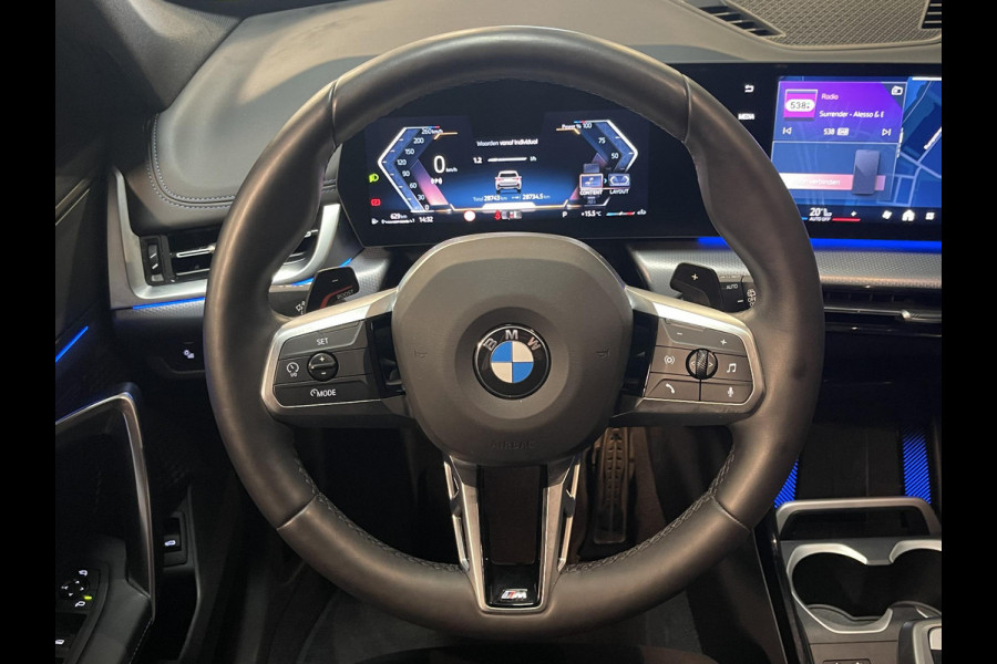 BMW X1 sDrive18i M Sport Shadow Line 18"/Sportstoelen/Keyless/Alarm/Adaptief LED/Stoelverwarming/Camera/Elektrisch klep