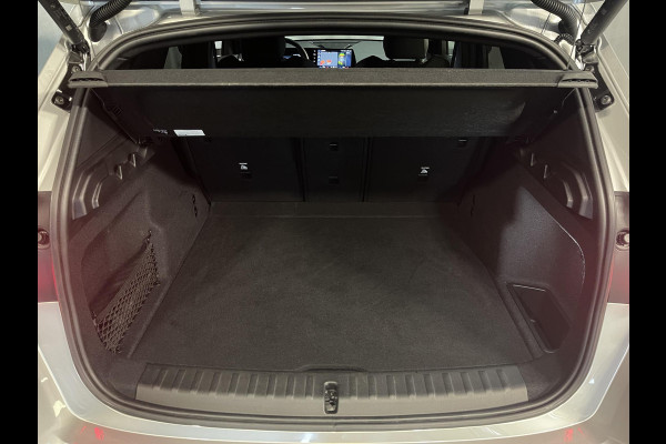 BMW X1 sDrive18i M Sport Shadow Line 18"/Sportstoelen/Keyless/Alarm/Adaptief LED/Stoelverwarming/Camera/Elektrisch klep