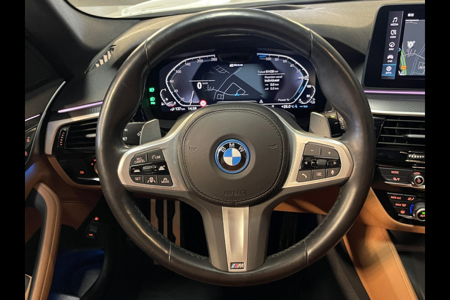 BMW 5 Serie Touring 530e xDrive High Executive M Sport 18"/Trekhaak/Laser LED/Leder/Head-up/Keyless/Stoelverwarming/Adaptieve cruise/Dodehoek/Camera/Apple Carplay & Android Auto/HiFi