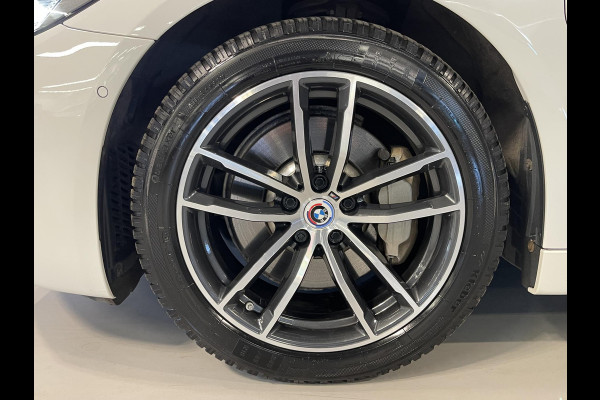 BMW 5 Serie Touring 530e xDrive High Executive M Sport 18"/Trekhaak/Laser LED/Leder/Head-up/Keyless/Stoelverwarming/Adaptieve cruise/Dodehoek/Camera/Apple Carplay & Android Auto/HiFi