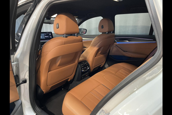 BMW 5 Serie Touring 530e xDrive High Executive M Sport 18"/Trekhaak/Laser LED/Leder/Head-up/Keyless/Stoelverwarming/Adaptieve cruise/Dodehoek/Camera/Apple Carplay & Android Auto/HiFi