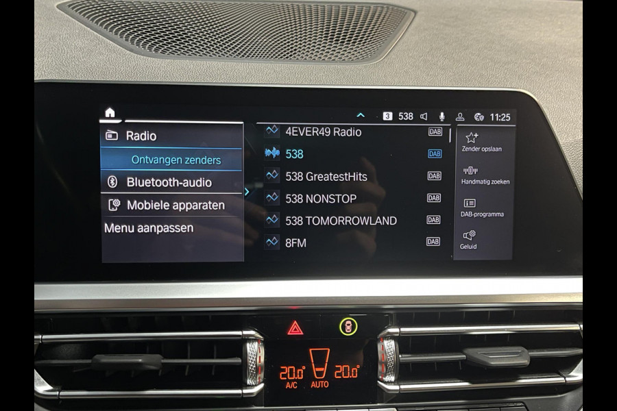 BMW 3 Serie Touring 330e xDrive Business Edition Plus 18"/Trekhaak/Laser LED/Head-up/Stoelverwarming/Elektrische klep/Keyless/Apple Carplay & Android Auto