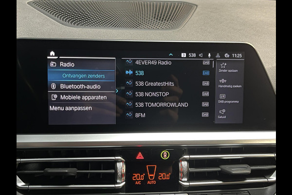 BMW 3 Serie Touring 330e xDrive Business Edition Plus 18"/Trekhaak/Laser LED/Head-up/Stoelverwarming/Elektrische klep/Keyless/Apple Carplay & Android Auto