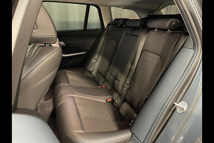 BMW 3 Serie Touring 330e xDrive Business Edition Plus 18"/Trekhaak/Laser LED/Head-up/Stoelverwarming/Elektrische klep/Keyless/Apple Carplay & Android Auto