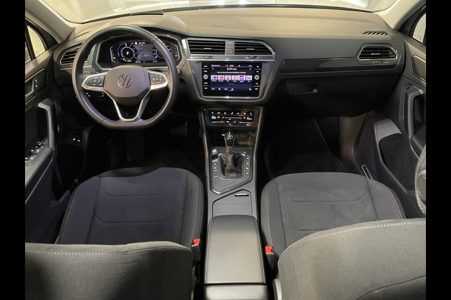 Volkswagen Tiguan 1.4 TSI eHybrid Elegance 19"/Panoramadak/Trekhaak/IQ Lights/Dodehoek/Camera/Adaptieve cruise/Elektrische klep/Stoel + stuurverwarming